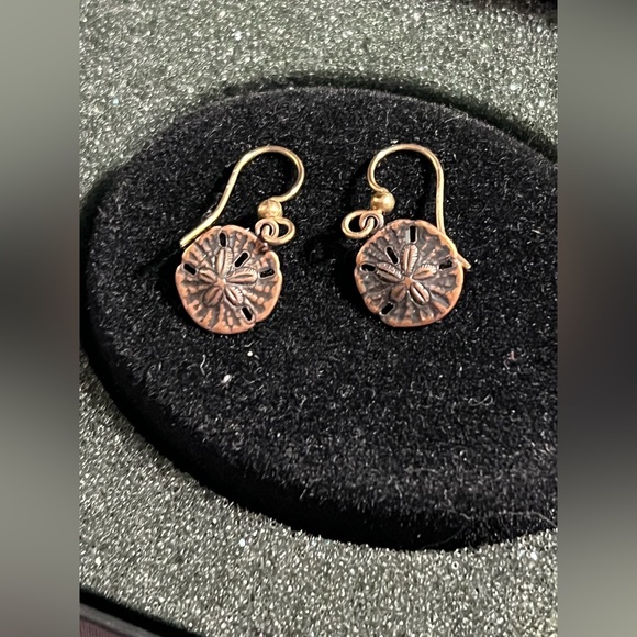 Vintage Copper Pressed Sanddollar Dangle Earrings - Picture 1 of 2